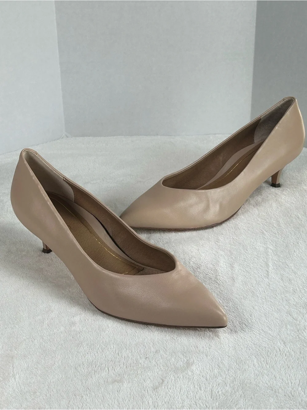Vionic Josie Classic Pointed-Toe Kitten Heels Pumps Nude/Beige Women’s Size 7.5